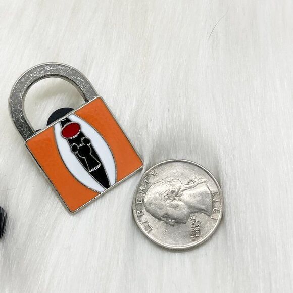 🔮 5/$25 Disney Chip 'n' Dale - Dale Lock Pin - Picture 2 of 3